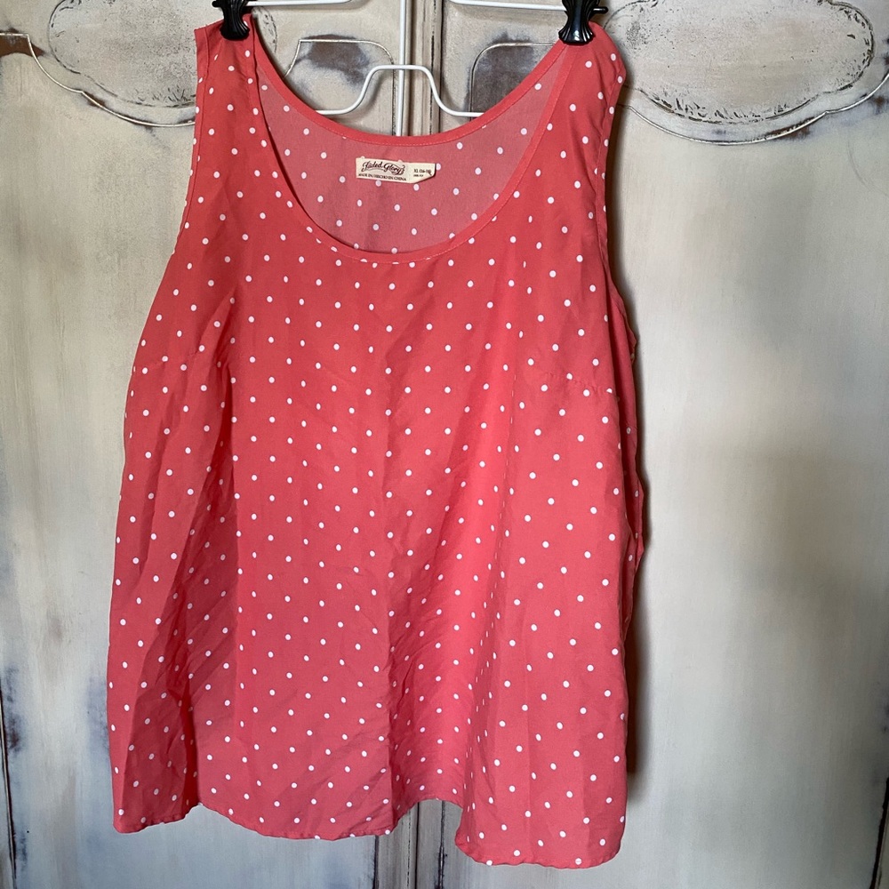 Coral dotted tank